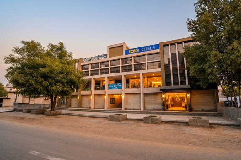 Exterior & Views 2, Fabhotel Relax, Gandhinagar