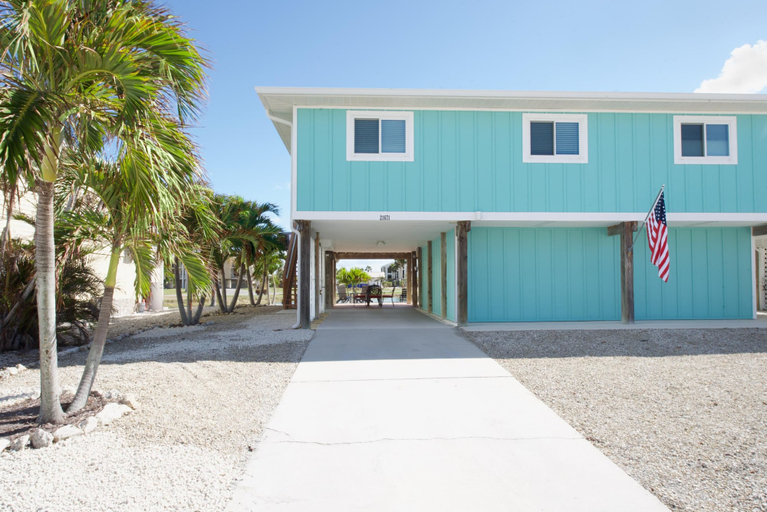 Exterior & Views 2, Endless Tides 1, Lee