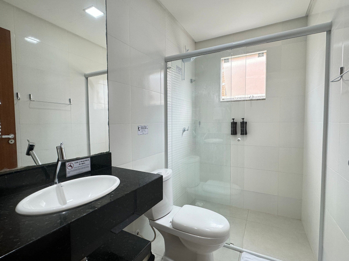 Bathroom 3, Maria Julia, Bombinhas