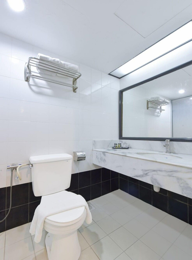 Bathroom, Sunday Malacca Formerly Tun Fatimah, Malacca City