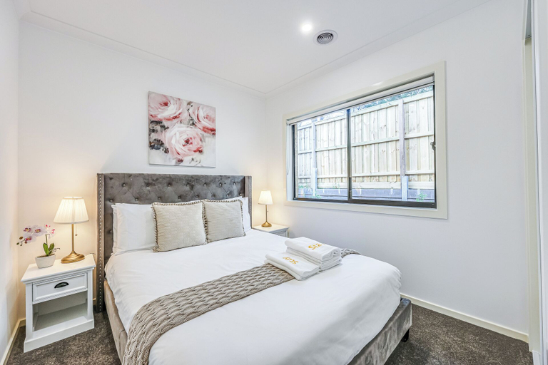 Room amenity 4, StayAU Officer Newly 5BRM Homley Villa House, Cardinia - Pakenham