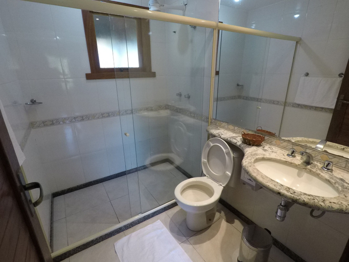 Bathroom 5, Sitio Ilha do Lazer, Araruama