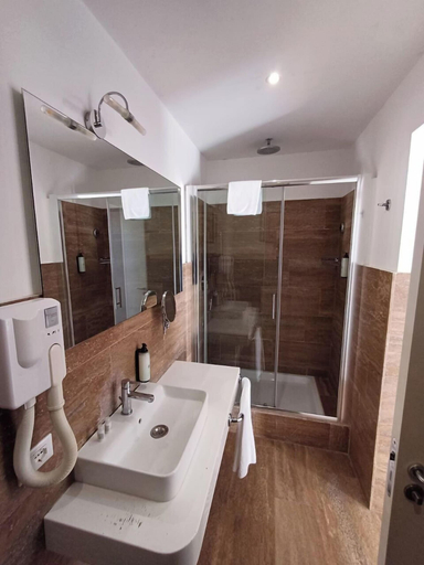 Bathroom, Camere con vista sul Chiostro Di Michelangelo, Roma