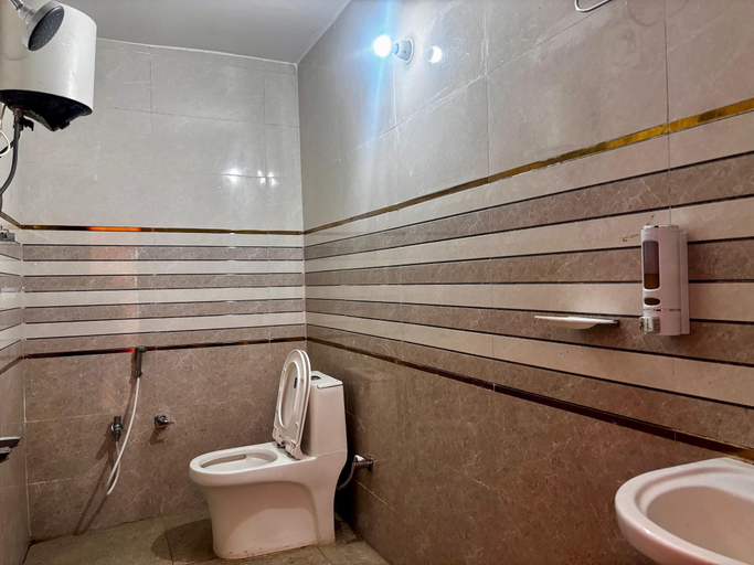 Bathroom 4, Vatsalya Bhawan Ayodhya, Faizabad