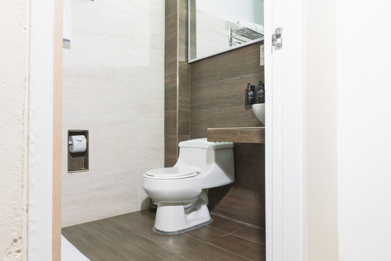 Bathroom 4, WAIRA SUITES HOTEL, Leticia