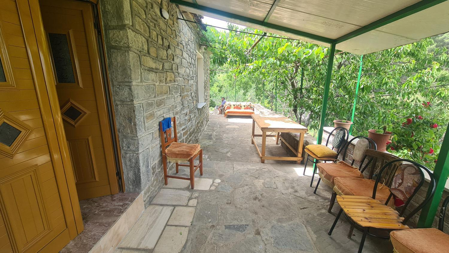 Others 5, Guest House FELAU, Përmetit