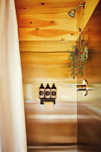Bathroom 4, Postcard Cabins Blake Brook, Outdoor Collection by Marriott Bonvoy, Merrimack