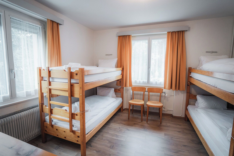 Bedroom 2, B&B Haus Schönstatt - Self-Check-In, Brig