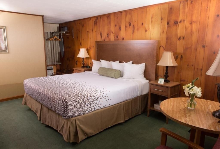 Bedroom 2, Knotty Pine, Bennington