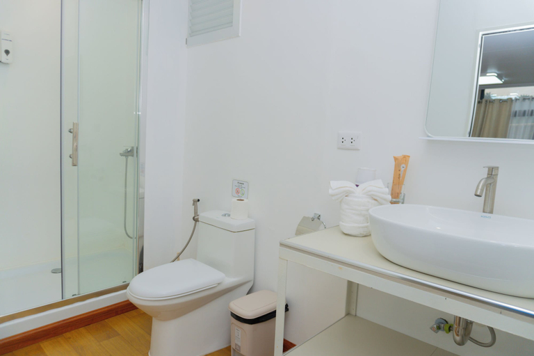 Bathroom 4, Royal Suites Port Barton, San Vicente