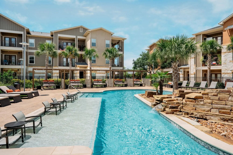 Sport & Beauty 2, Westpointe Drive Apartments by Landing, Comal