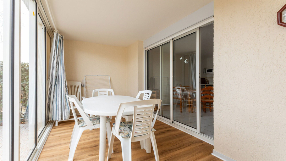 Dining, Charming Coastal Escape in Agde, Hérault