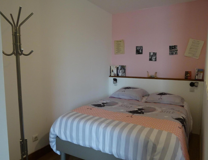 Room 5, Studio in Plougasnou With Sea View and Beaches, Finistère
