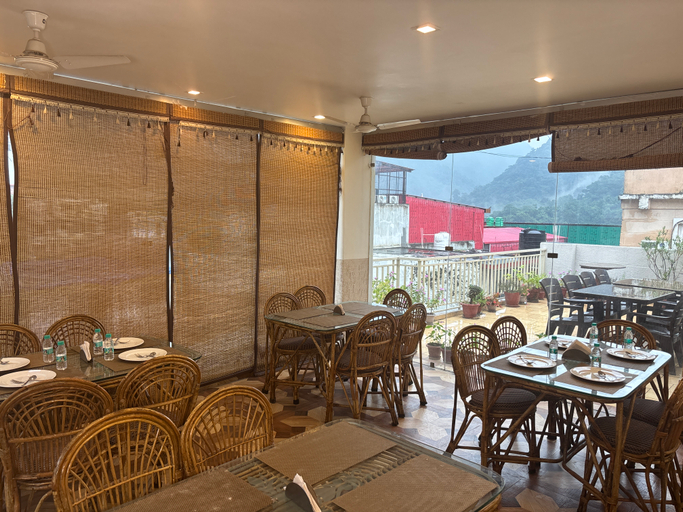 Food & Drinks 5, Hotel  Vedas, Garhwal
