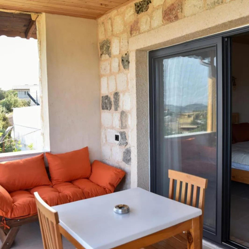Others 4, Anatolia tas ev apart kekova, Kale