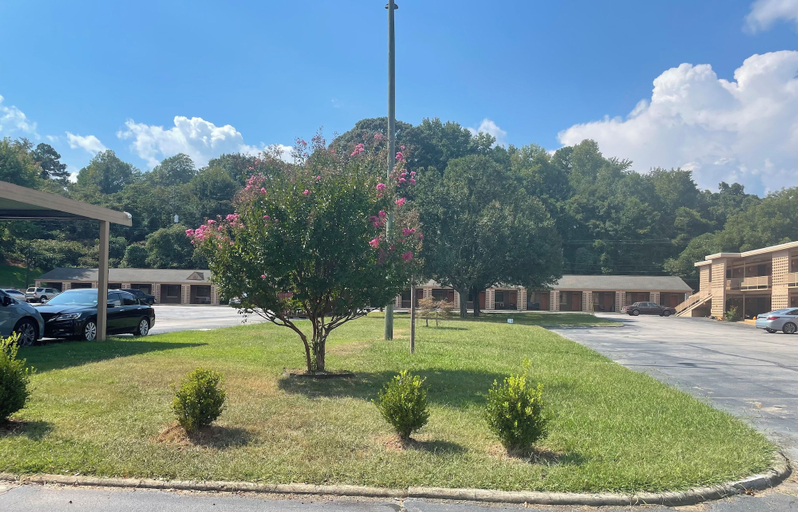 Front of property 3, Georgianna Motel, Hall