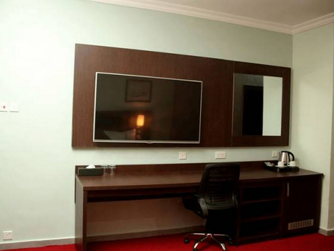 Exterior & Views 2, Best Western Plus Elomaz Hotel, Oshimili South