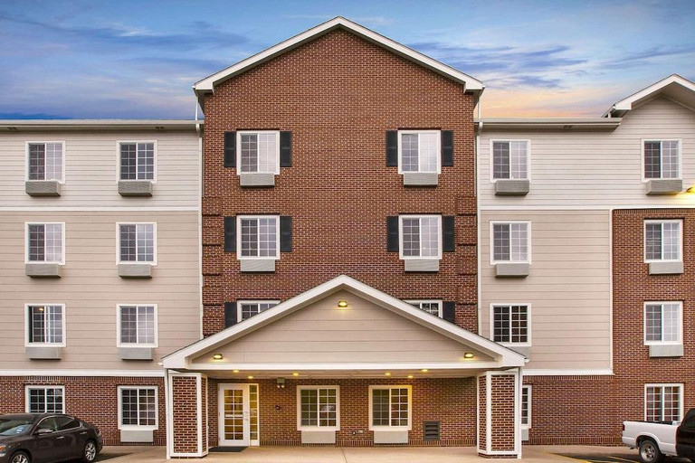 Others 3, WoodSpring Suites Akron, Summit