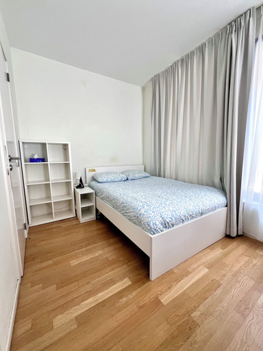 Others 5, Studio in center of Brussels, Bruxelles