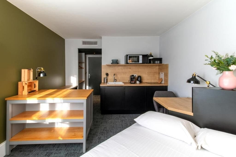 Room 2, Le Parc 42, Loire