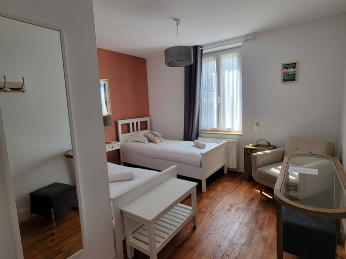 Bedroom 2, La Sucrerie, Eure
