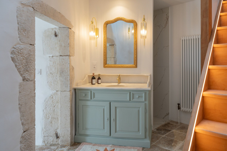 Bathroom 2, La chambre des Remparts Romantique, Ardèche