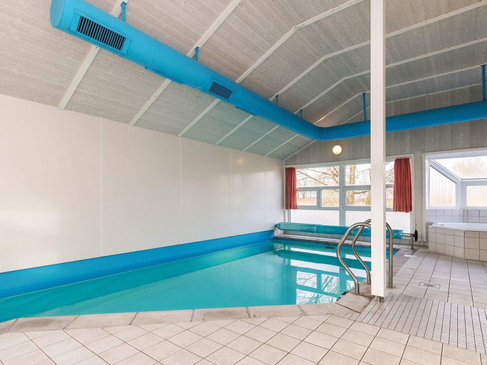Pool 3, 4 Star Holiday Home in Ottendorf, Cuxhaven