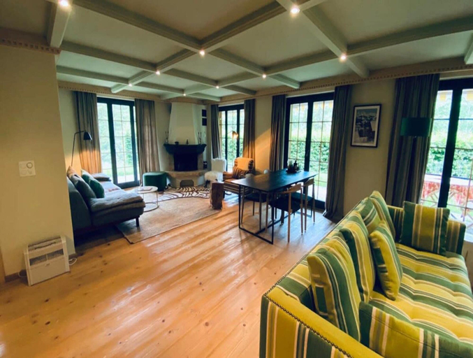 Others 3, Spa Chalet on Ground Floor, Saanen
