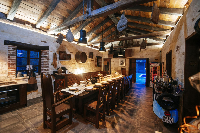 Food & Drinks 4, Villa Marta, Nin