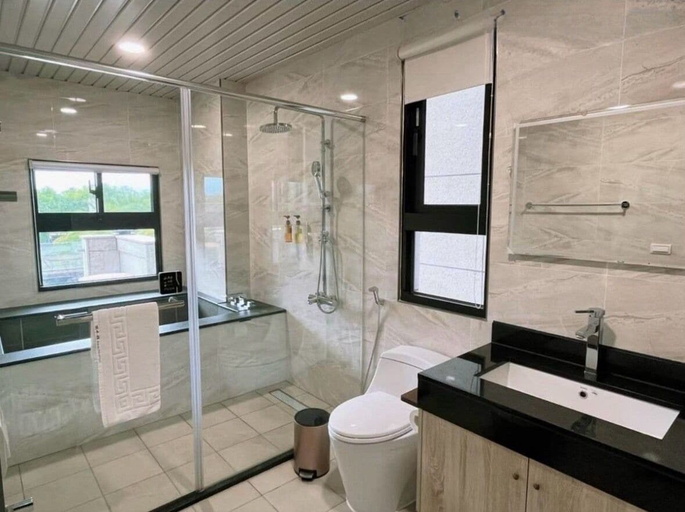 Bathroom 3, Aqua rooftop, Yilan