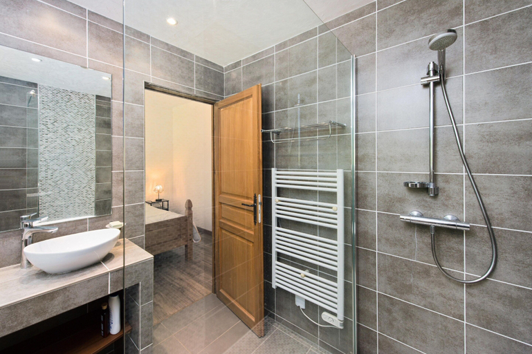 Bathroom 4, Villa in Flayosc with Private Pool, Var