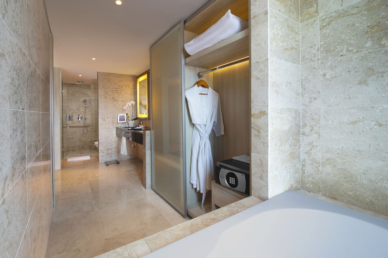bathroom 10