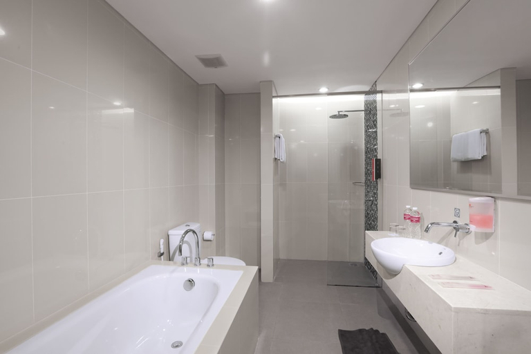 Bathroom 4, favehotel Bandara - Tangerang, Tangerang