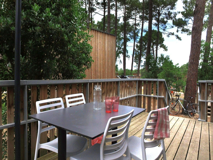 Balcony 3, Apartment Near Arcachon Bay Shoreline, Gironde
