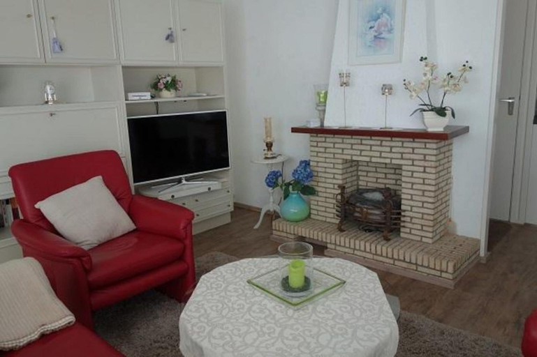 Living room 5, Family Bungalow Near the Beach and sea, Zijpe