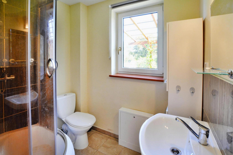 Bathroom 3, Lakeside holiday home, private garden, Szczecinek
