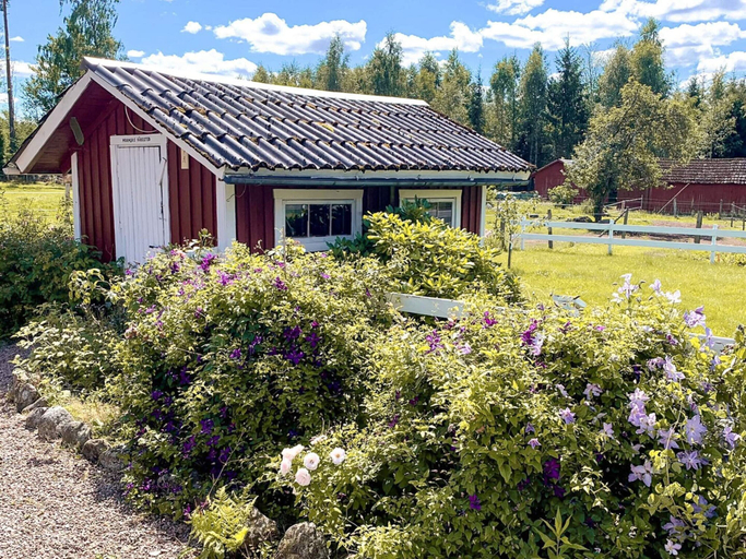 Exterior 4, Serene Lakehouse With Rowing Boat, Hässleholm