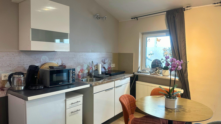 Private kitchen 3, Apartment in Pellingen Near Trier, Trier