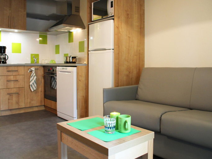 Private kitchen 5, Beautiful Family Apartment in Amboise, Indre-et-Loire