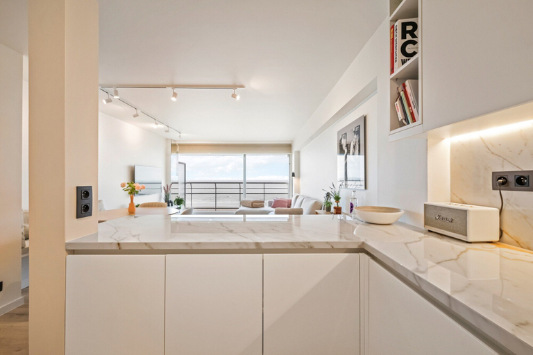 Private kitchen 5, Luxury Sea View Apartment, West-Vlaanderen