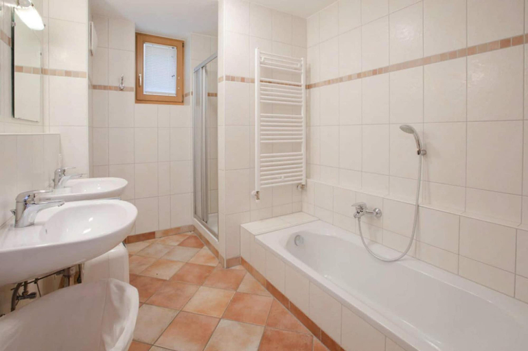 Bathroom, Chalet in Hohe Tauern With Panoramic Views, Zell am See
