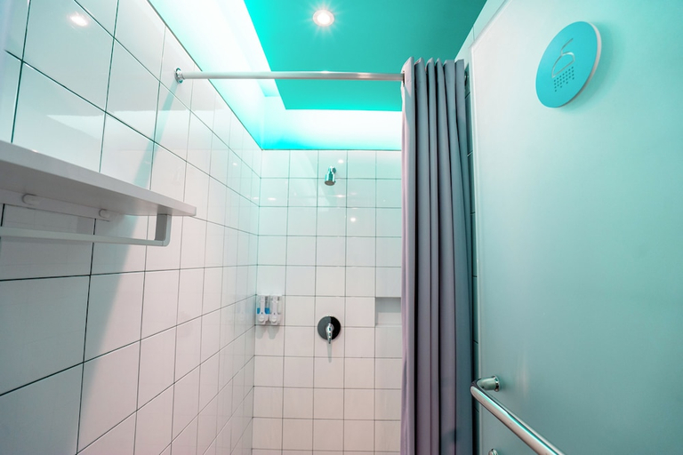 bathroom 4