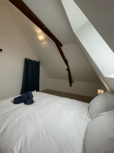Room 2, Duplex in Noyen-sur-sarthe Near Le Mans, Sarthe