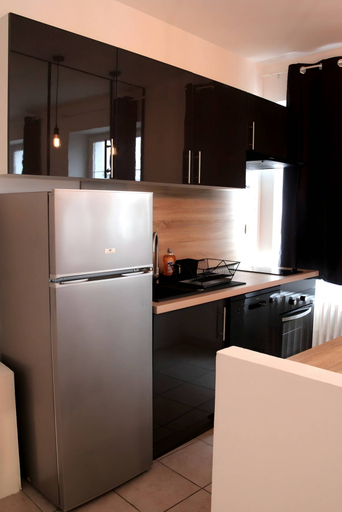 Private kitchen, Downtown Living With a View, Ideal for 4, Sarthe