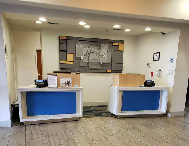 Public Area 2, Holiday Inn Express & Suites MOUNT AIRY by IHG, Surry