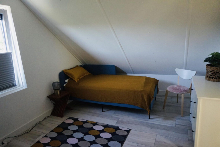 Room 5, Beautiful Villa Close to Beaches, Harenkarspel