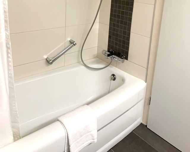 Bathroom 5, Winterberg Apartment 21041, Hochsauerlandkreis