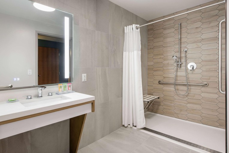 Bedroom 3, Wyndham Garden Winnipeg Airport, Division No. 11