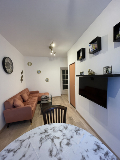 Living room 3, 3-bedroom Apartment With Premium Amenities, Sarthe