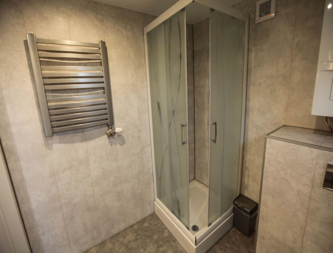 Bathroom 2, Detached Chalet for 5 People in Terwolde, Voorst